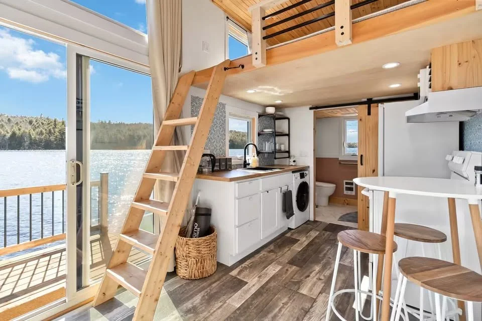 Lakeside Tiny Home photo 4